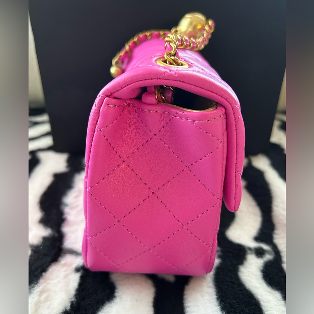 Chanel adjustable chain bag - Picture 5 of 11